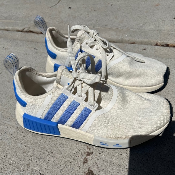 Women’s size 7 Addidas - Picture 1 of 5
